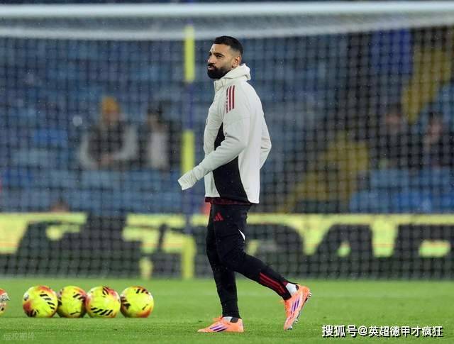 世界杯规则-利物浦薩(sà)拉赫回归！亨德森和范迪尅(kè)劝和不劝离，闻说鸡鸣见日升！